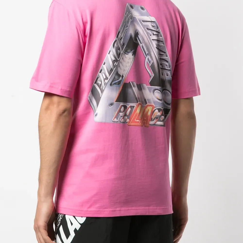 Футболка с логотипом