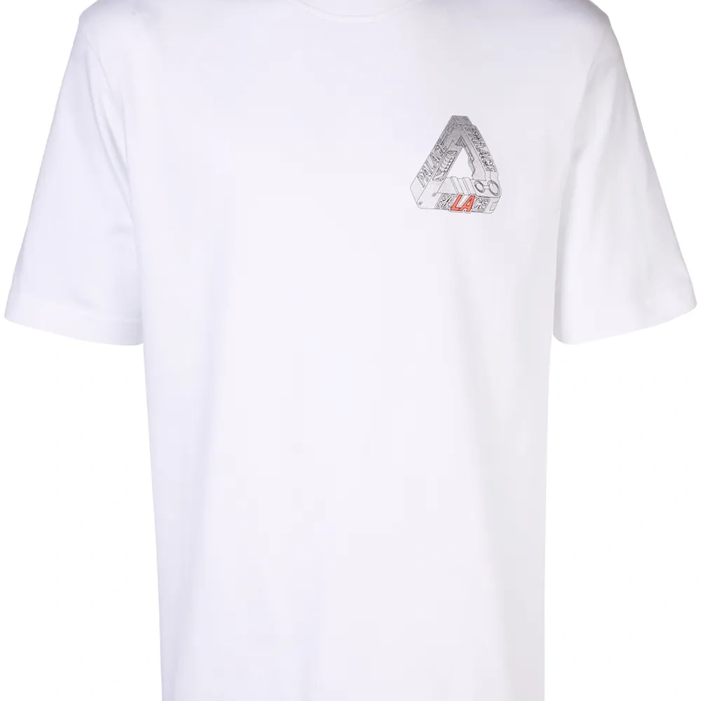 Футболка с логотипом