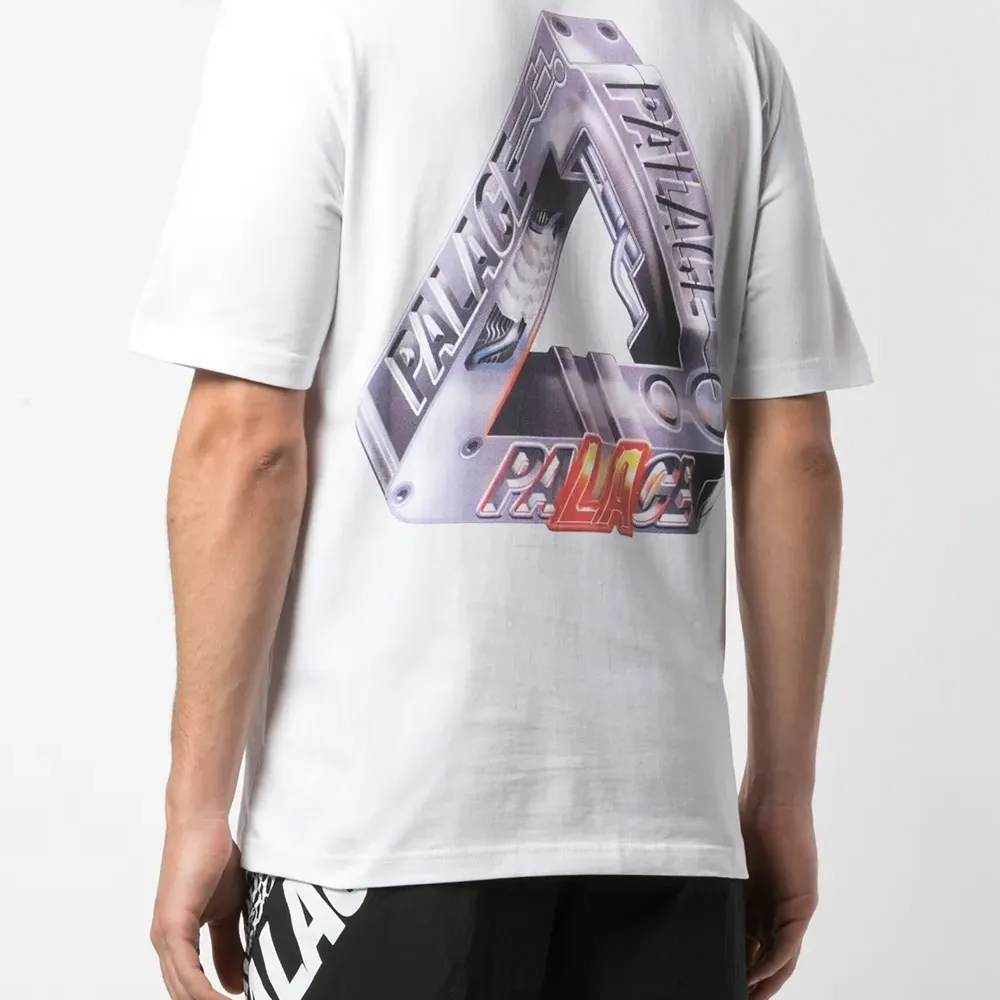 Футболка с логотипом