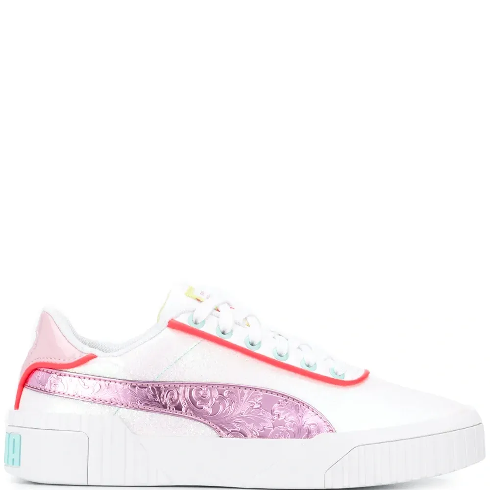 Кроссовки в стиле колор-блок