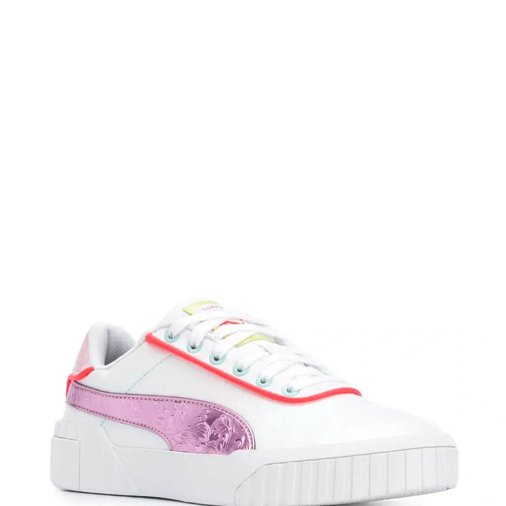 Кроссовки в стиле колор-блок