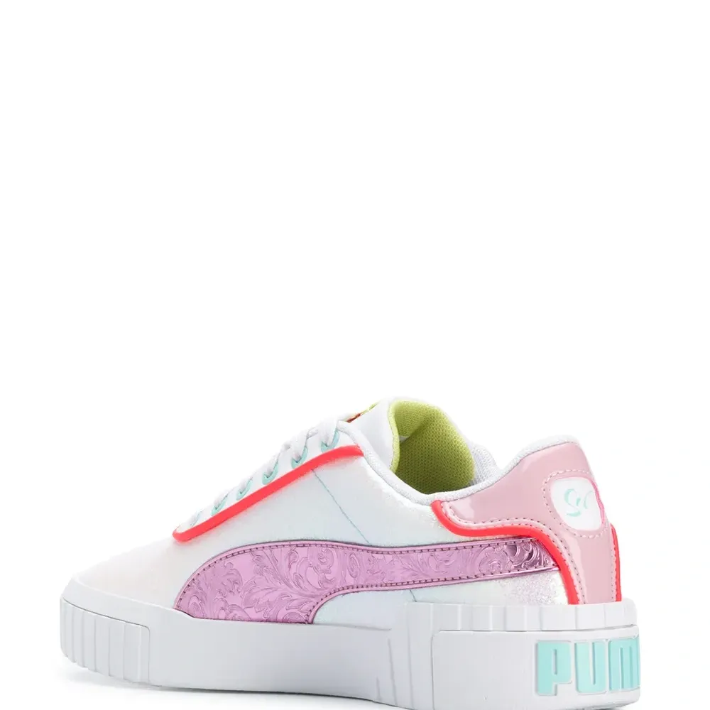 Кроссовки в стиле колор-блок