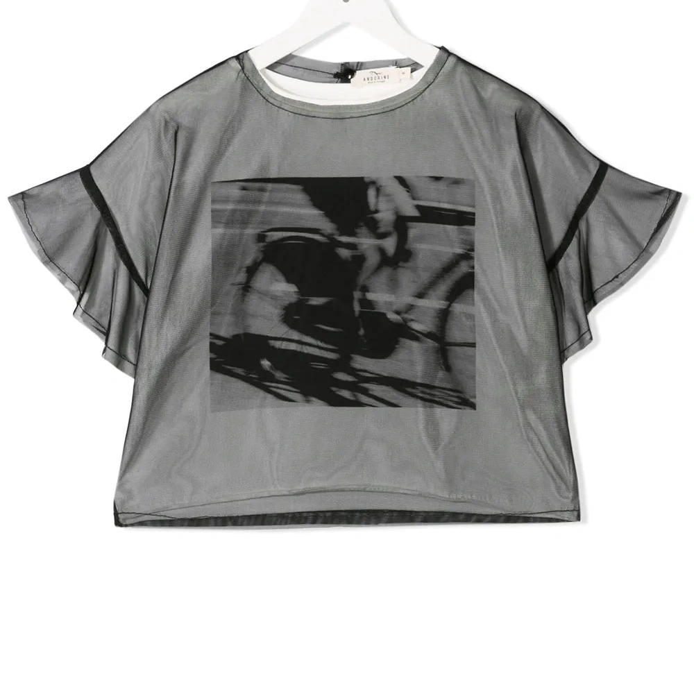 топ из тюля с графичным принтом