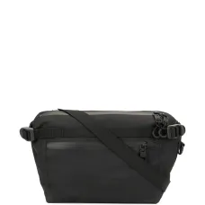 поясная сумка в утилитарном стиле