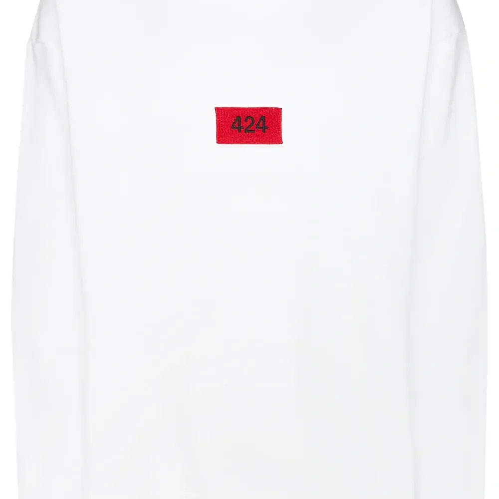 толстовка с нашивкой-логотипом