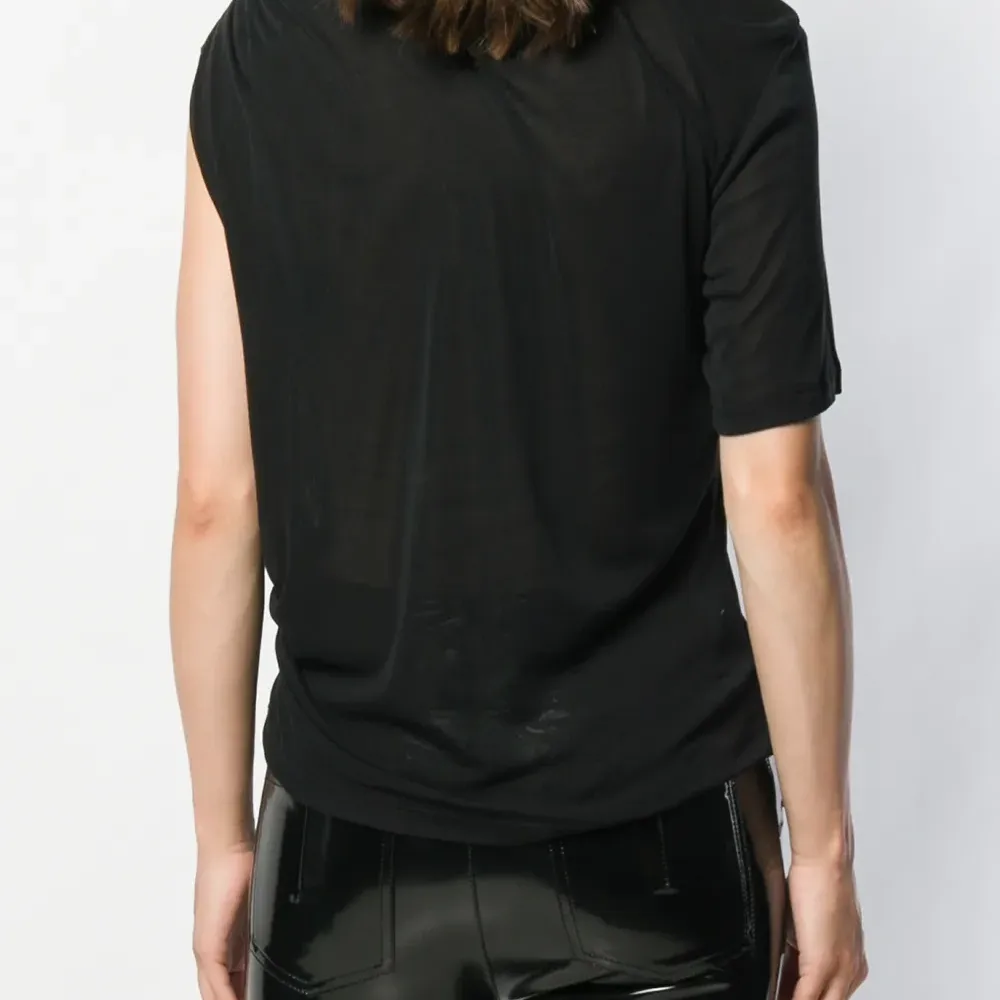 Футболка с драпировкой