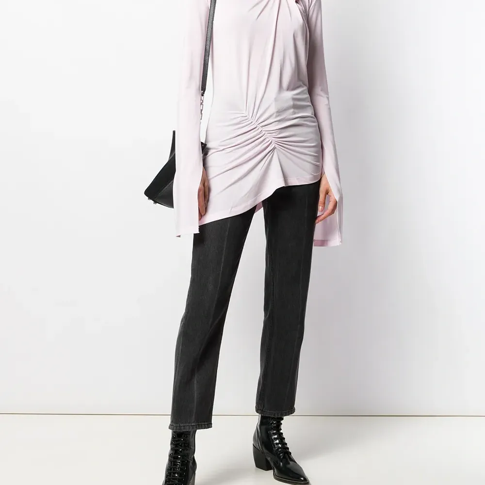 Топ асимметричного кроя с длинными рукавами