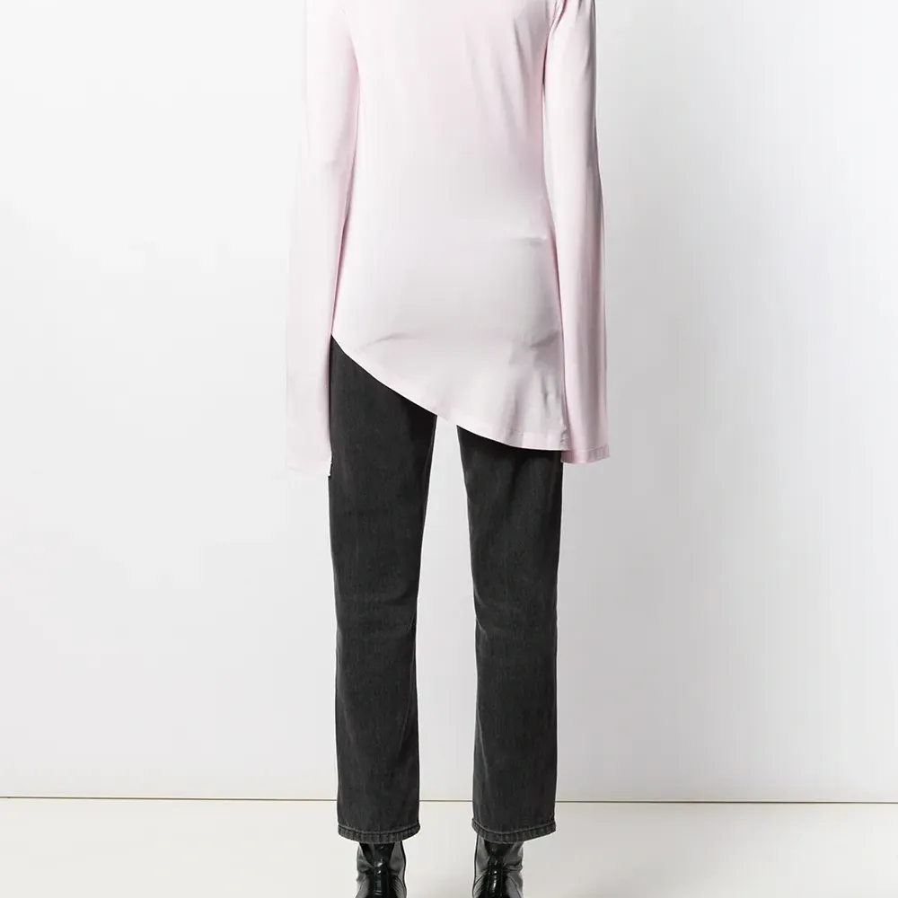 Топ асимметричного кроя с длинными рукавами