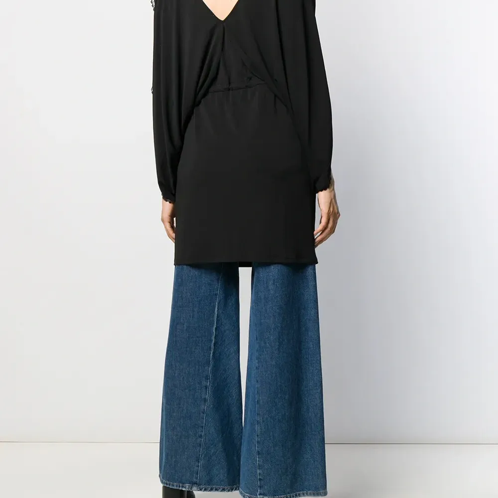 Платье из джерси с V-образным вырезом