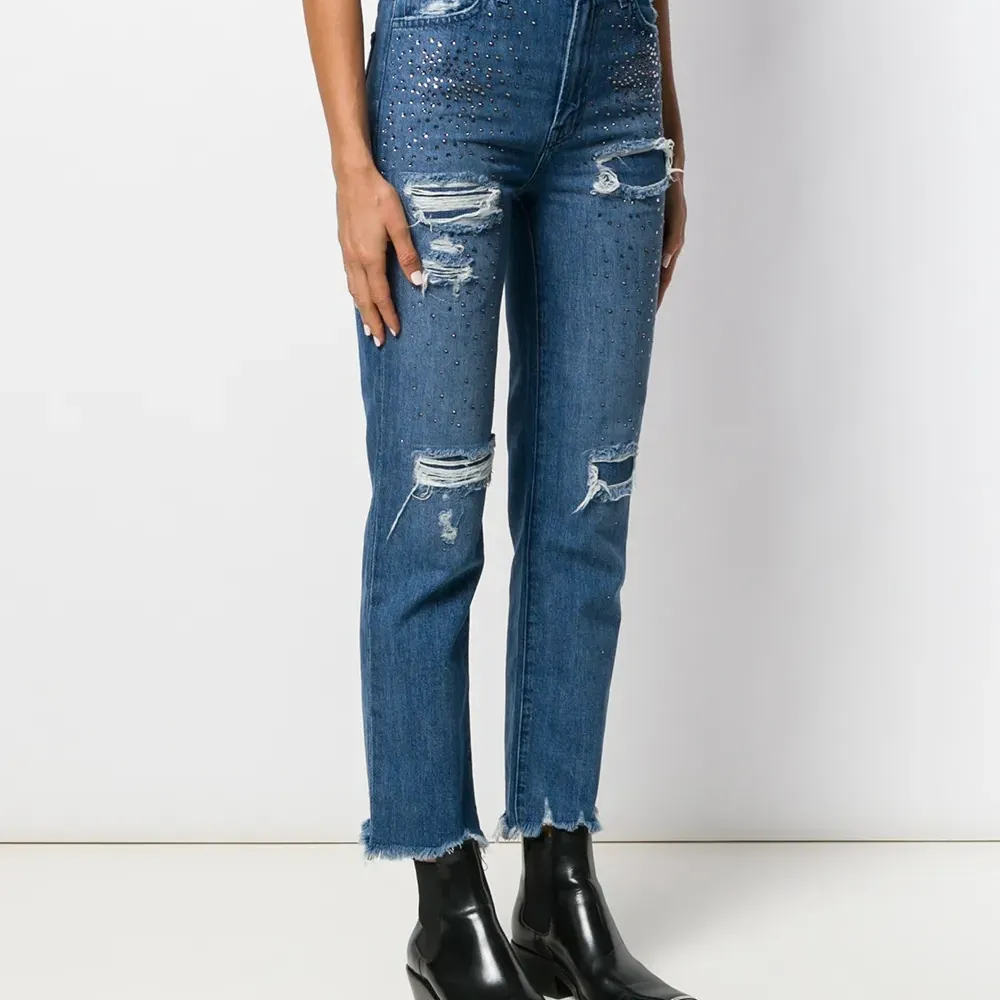 Декорированные джинсы