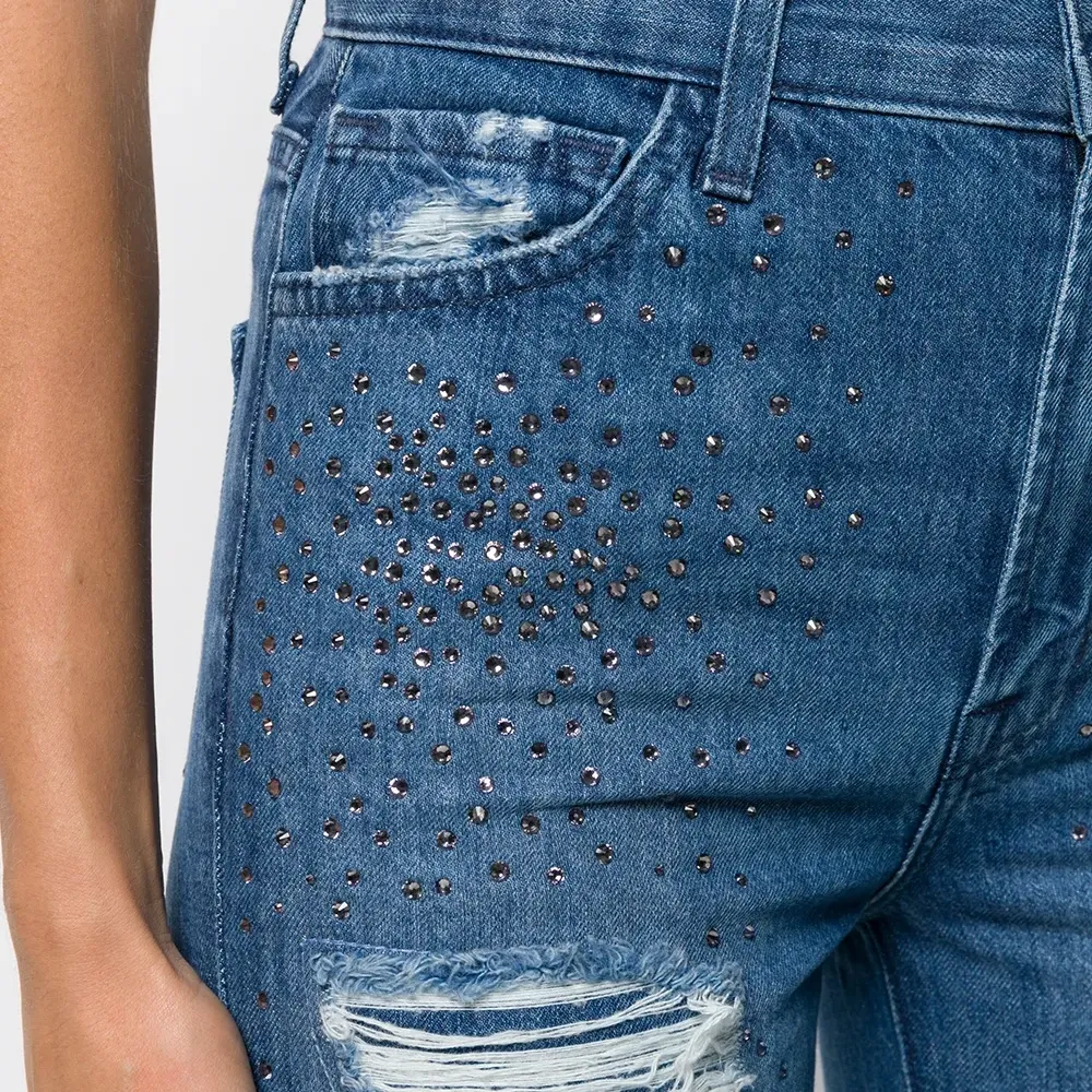 Декорированные джинсы