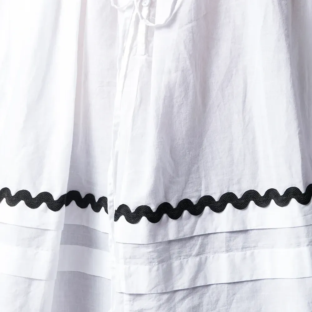 Топ с завязками на воротнике