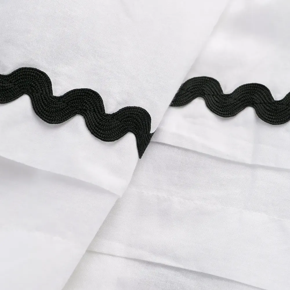 Топ с завязками на воротнике