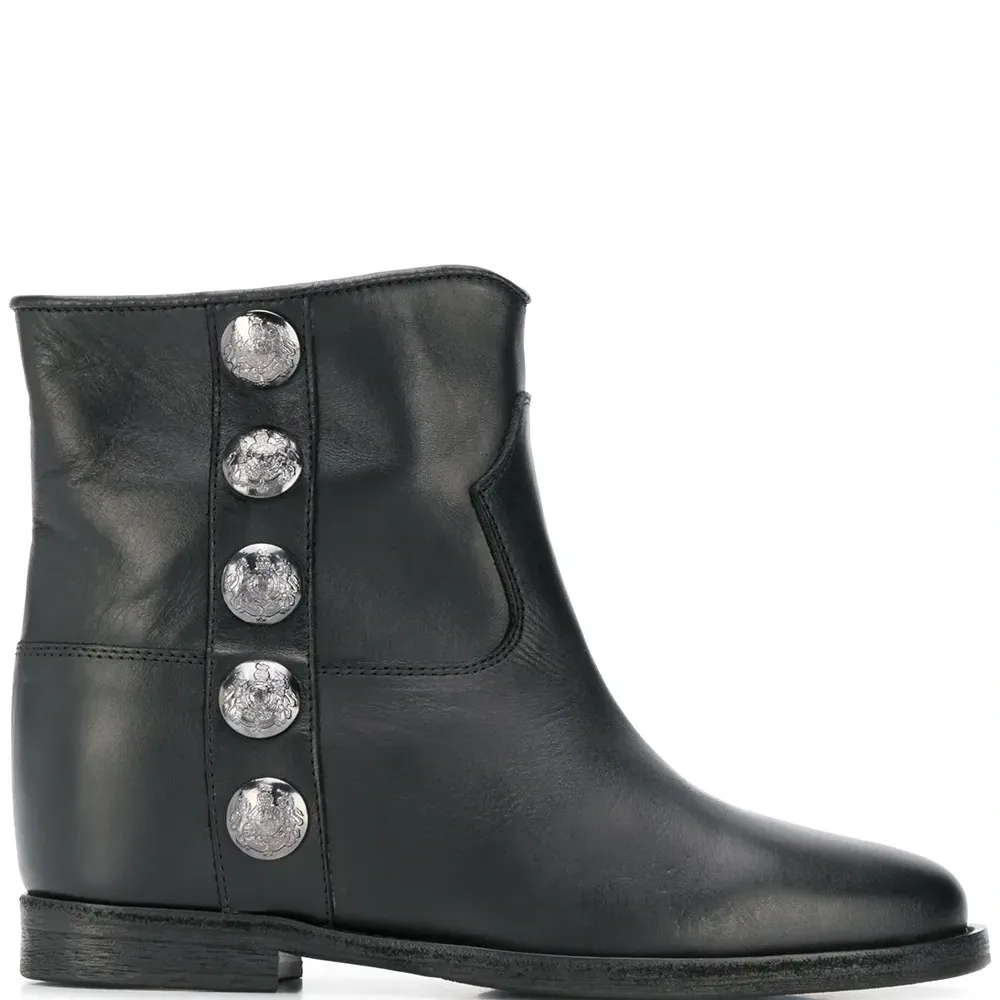 ботинки с заклепками