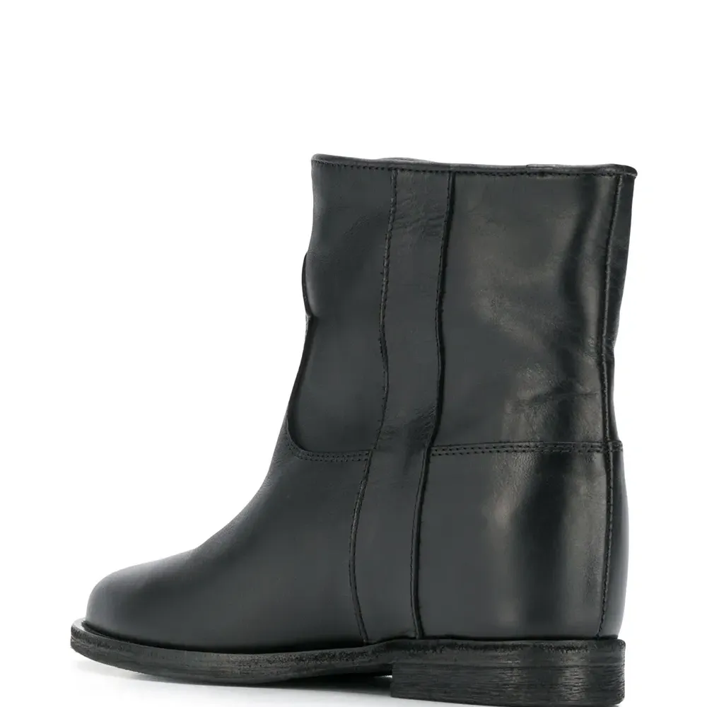 ботинки с заклепками