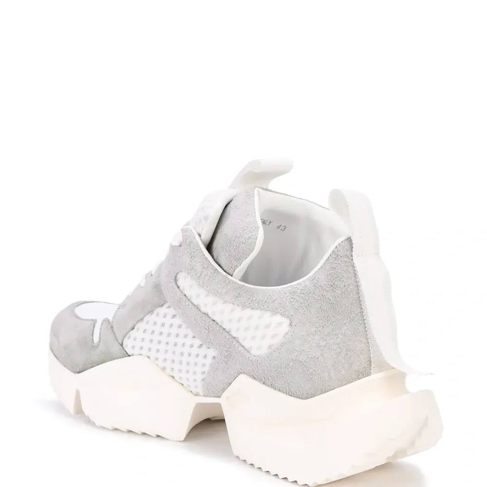 Кроссовки со вставками