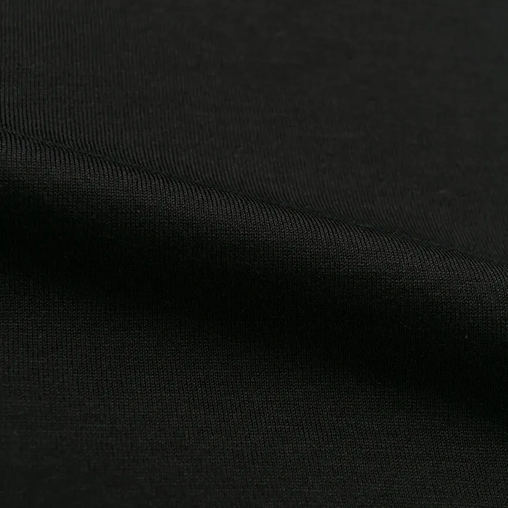 футболка с логотипом