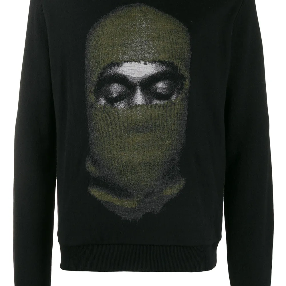 Свитер с принтом