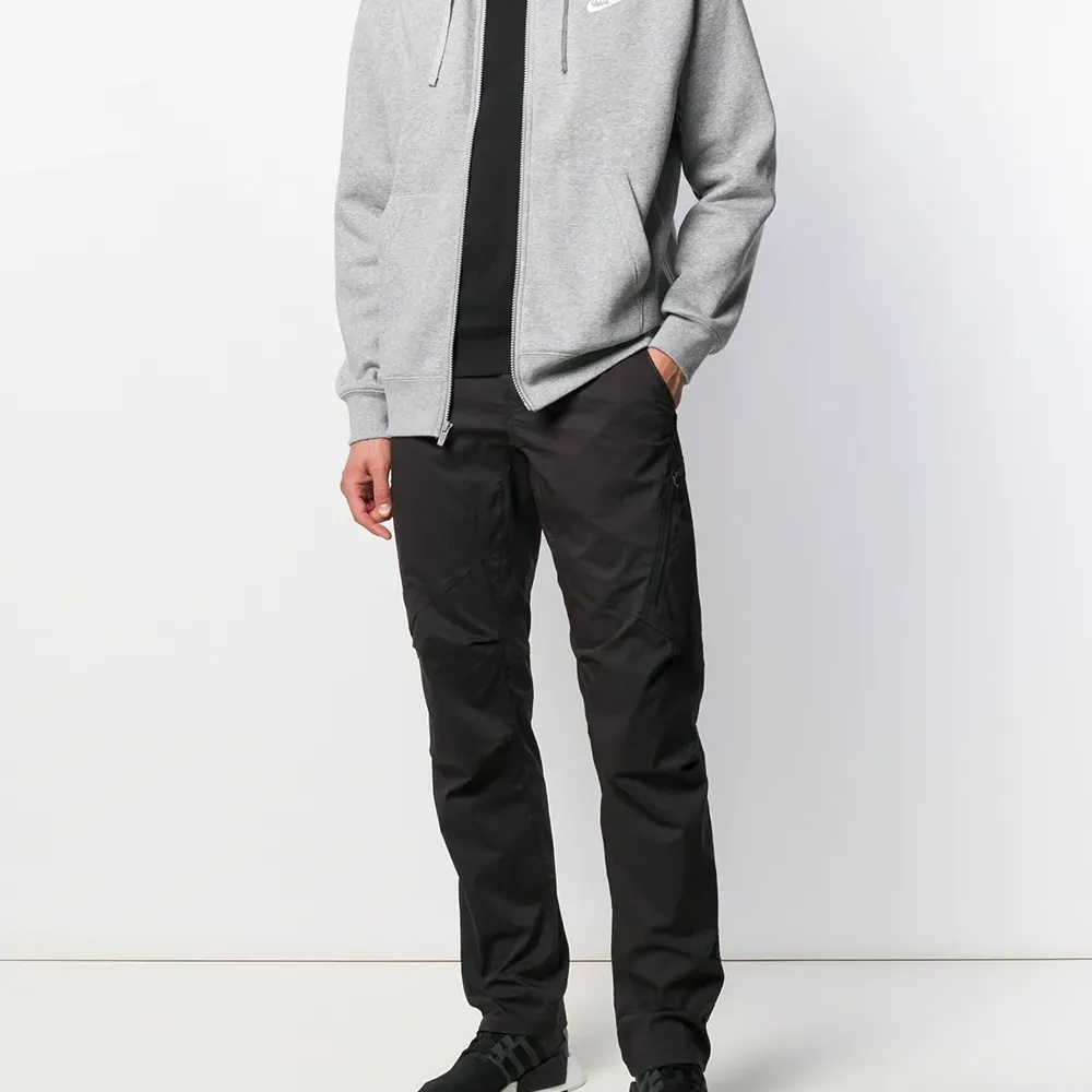 Футболка с логотипом