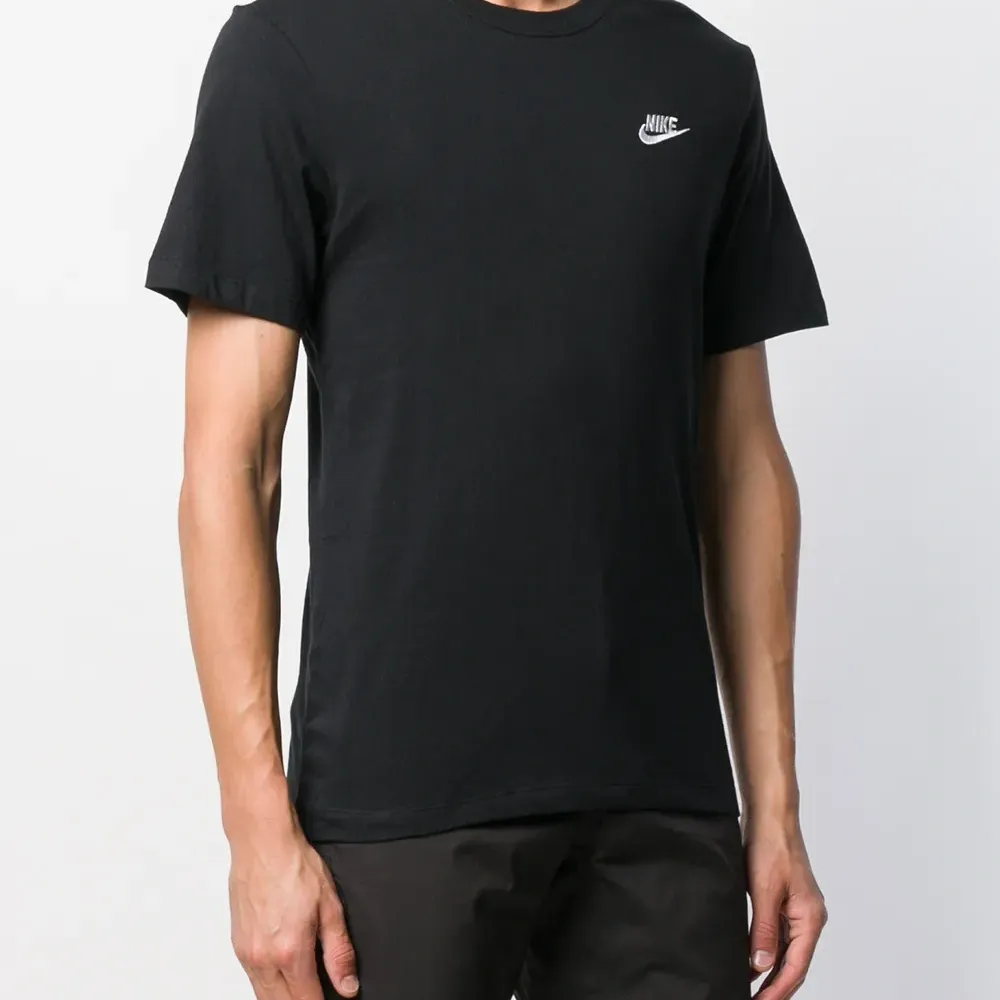 Футболка с логотипом