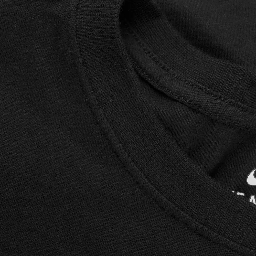 Футболка с логотипом