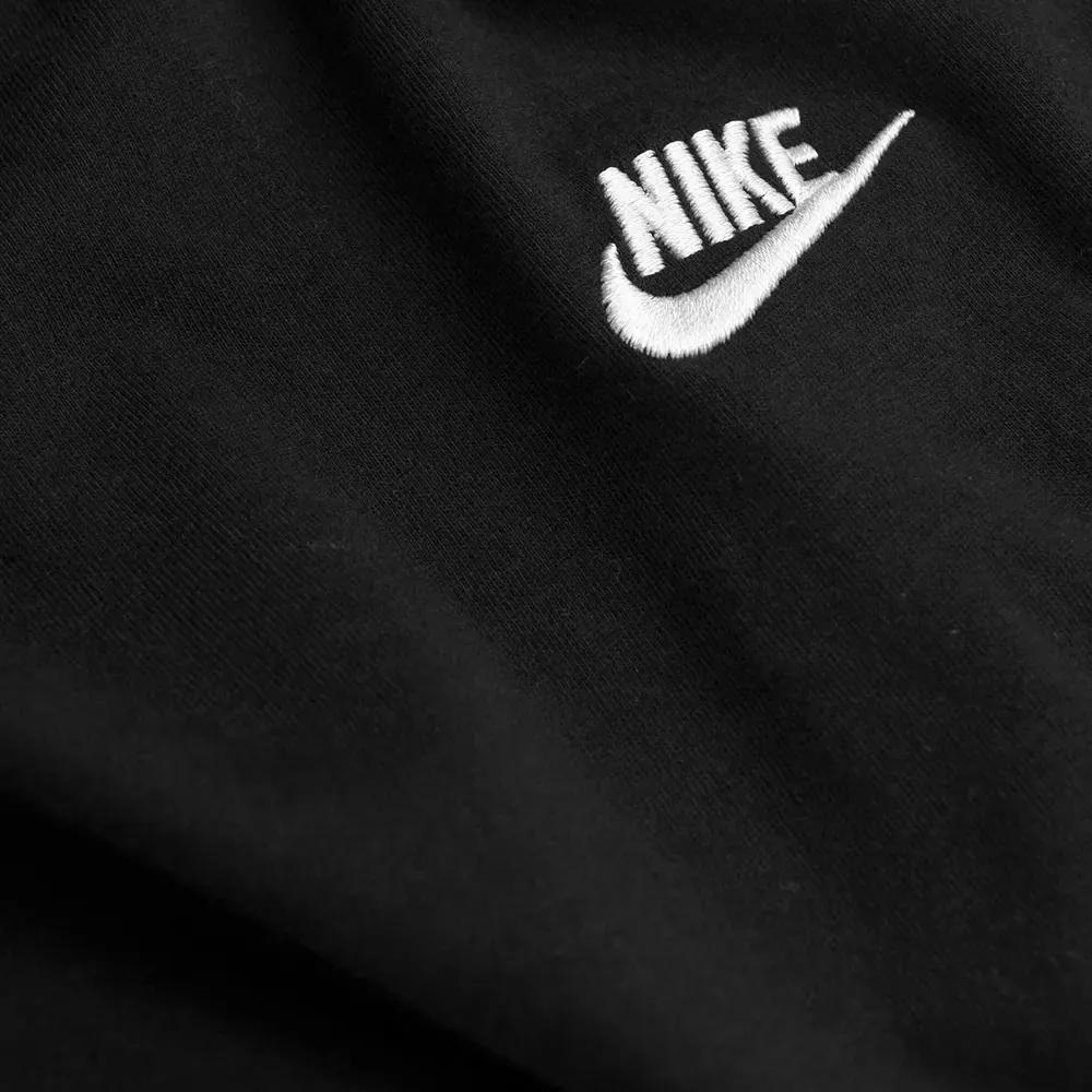 Футболка с логотипом