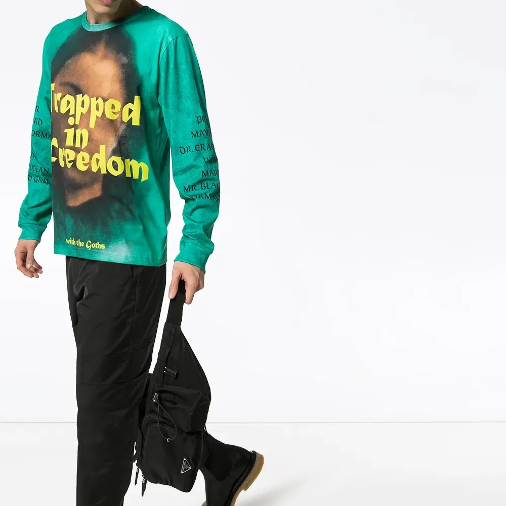 Футболка с принтом Trapped