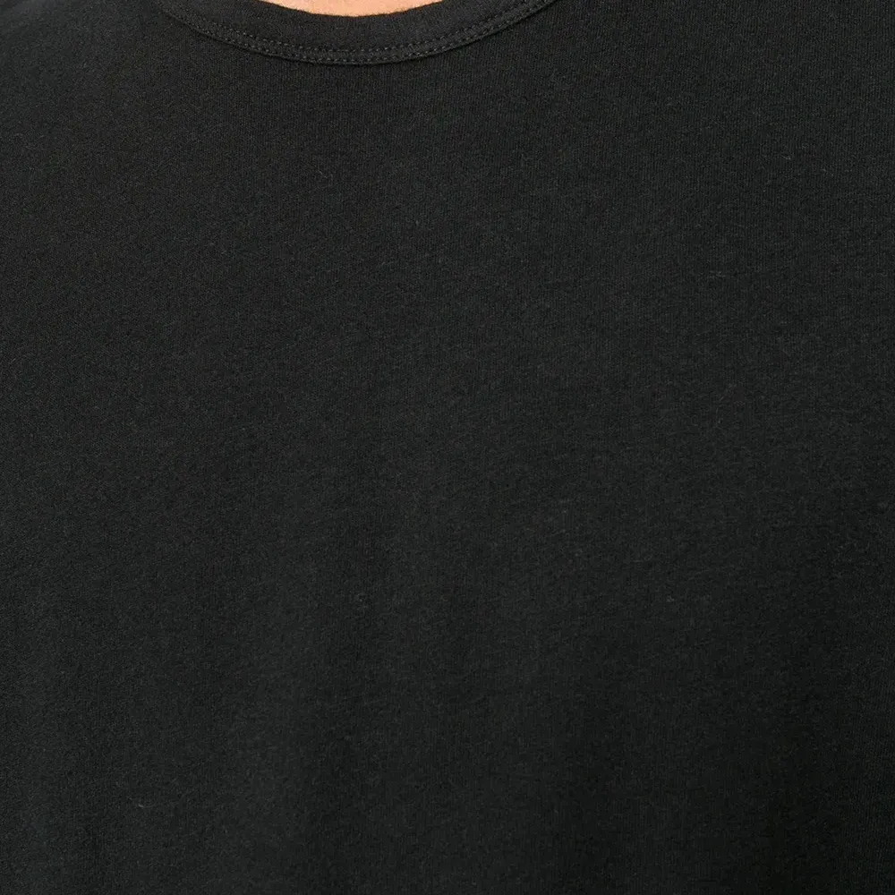 Футболка с круглым вырезом