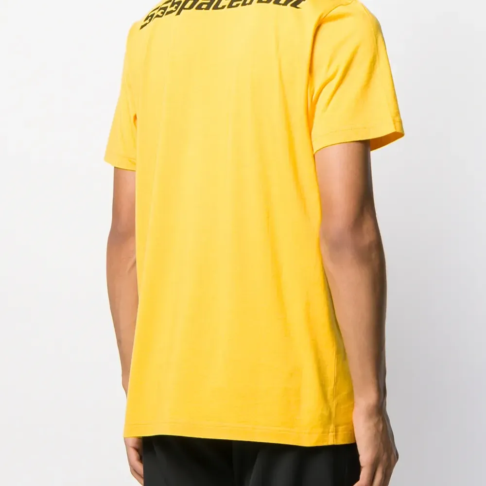 Футболка с логотипом