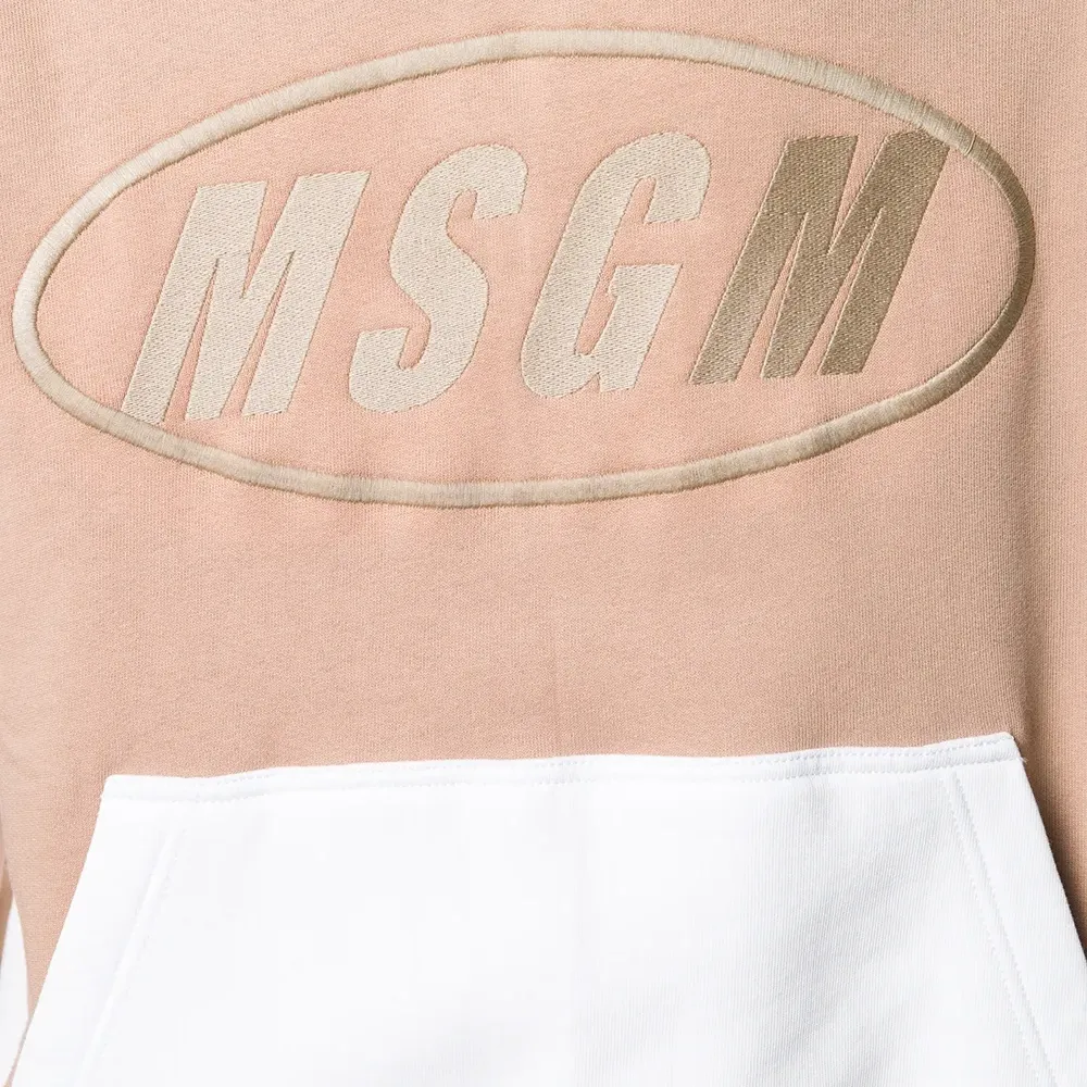 Толстовка с капюшоном и логотипом