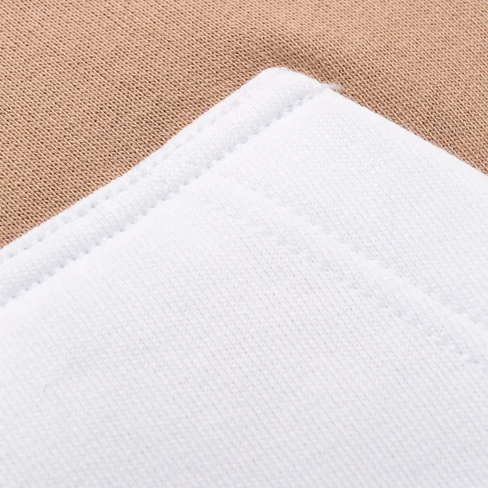 Толстовка с капюшоном и логотипом