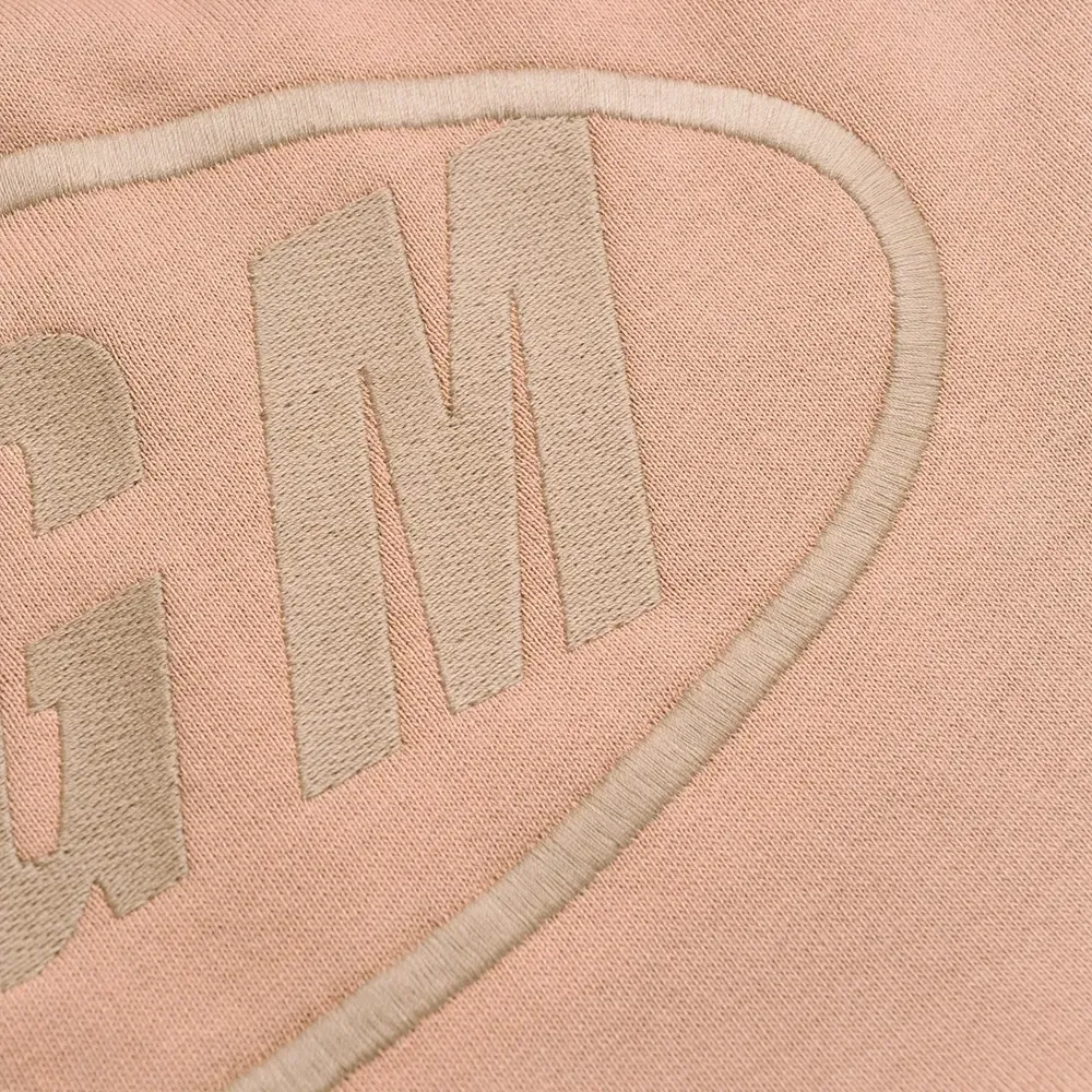 Толстовка с капюшоном и логотипом