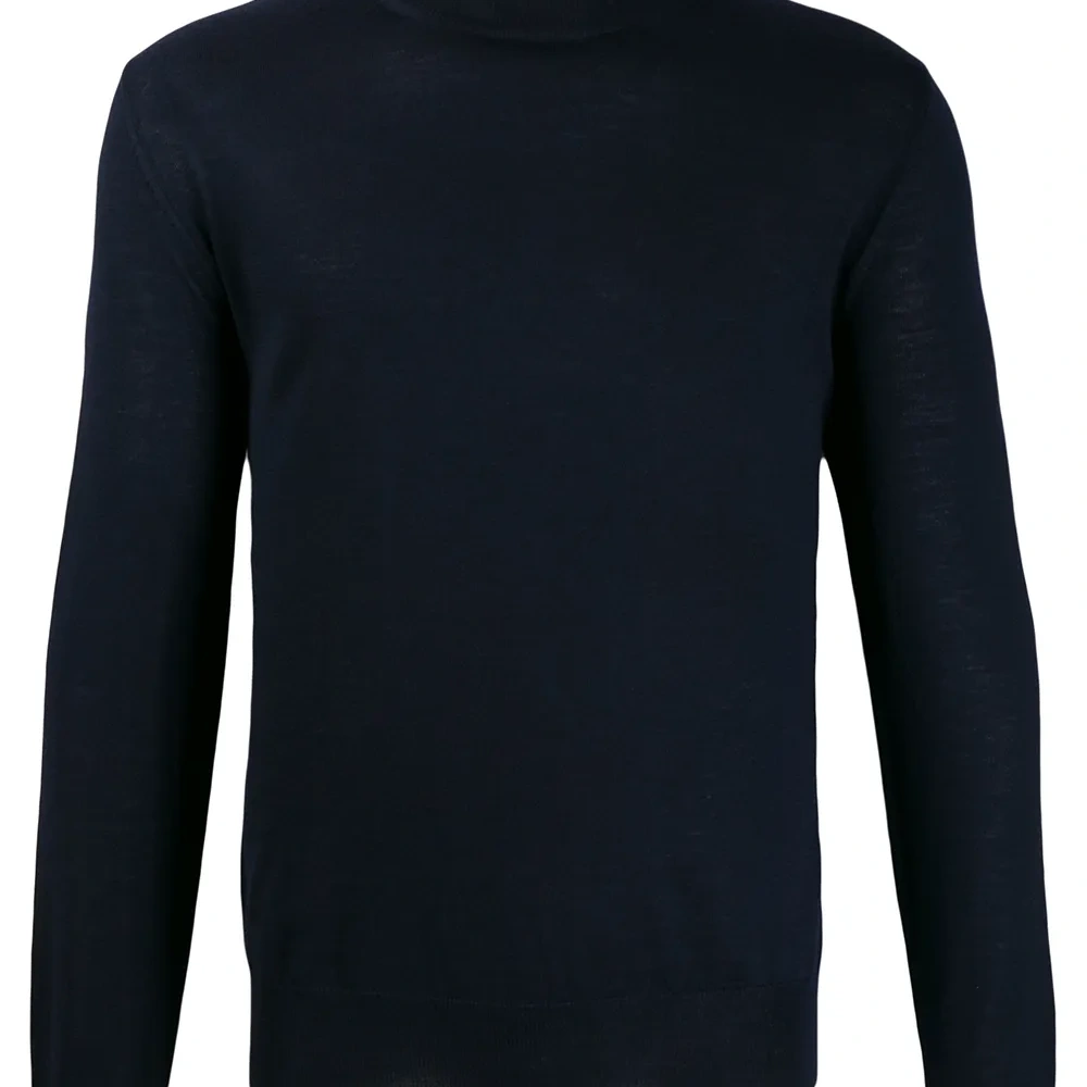 Свитер с высоким воротником