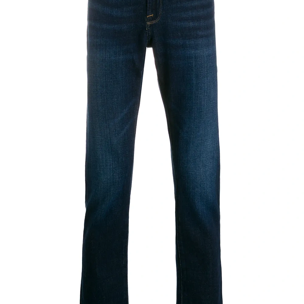 Прямые джинсы средней посадки