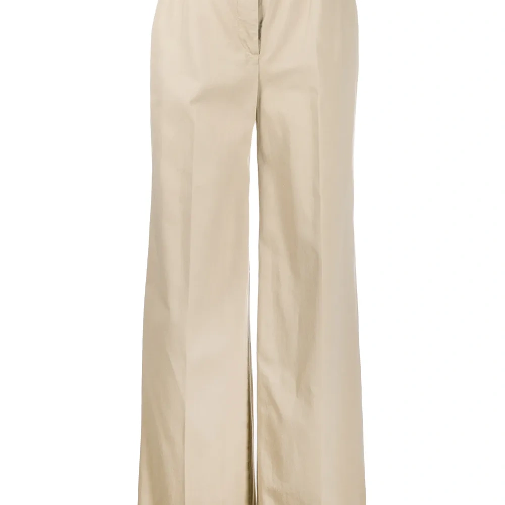 Расклешенные брюки с завышенной талией