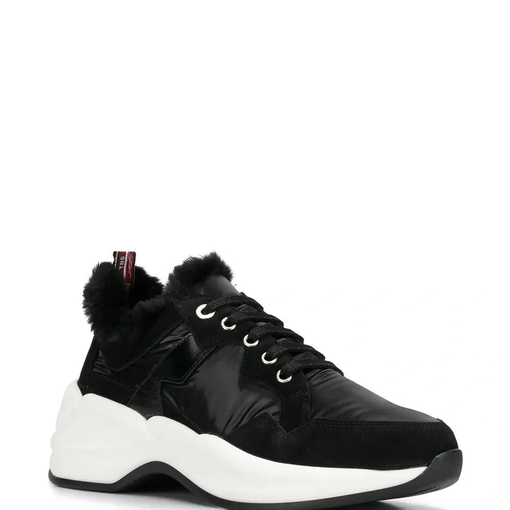 Двухцветные кроссовки