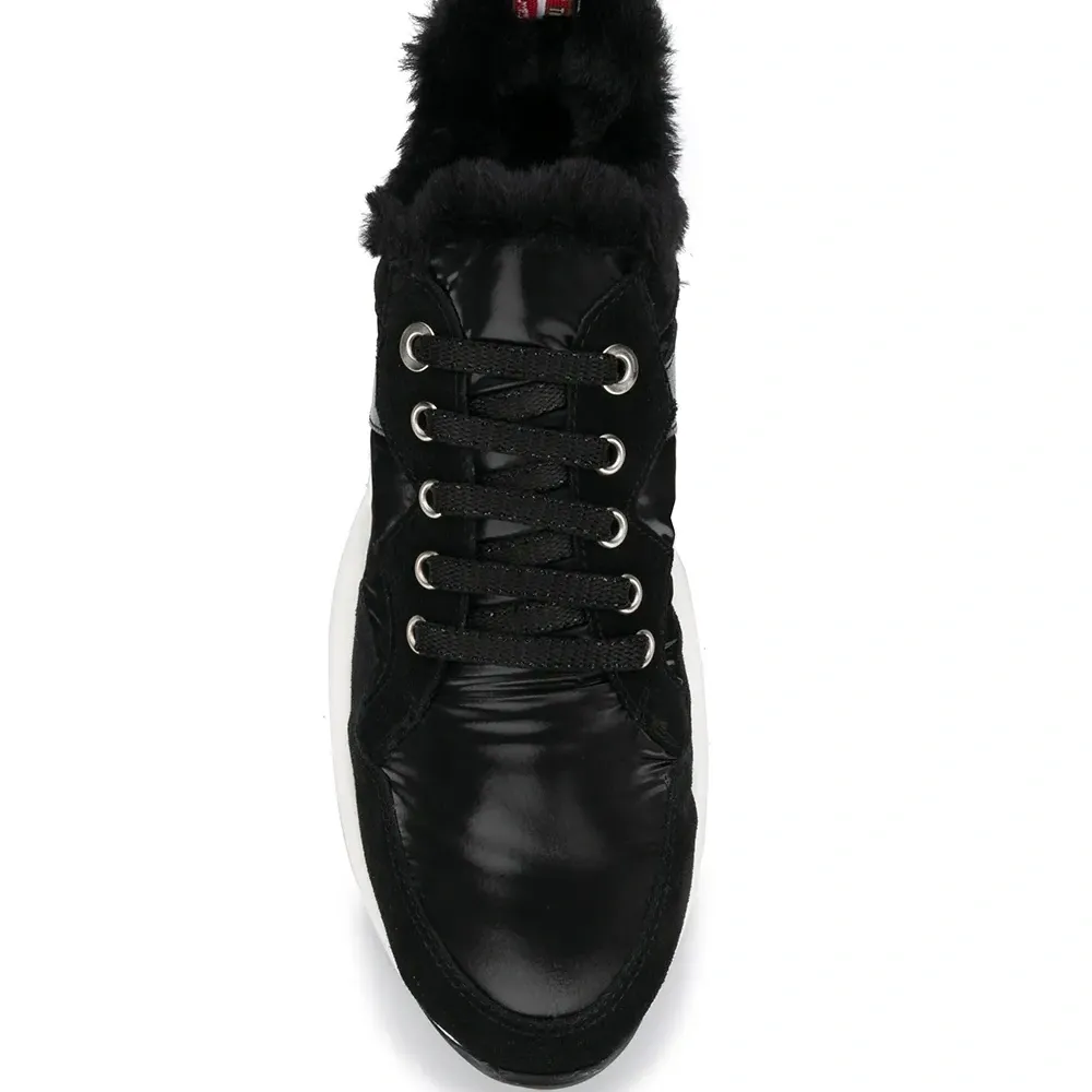 Двухцветные кроссовки