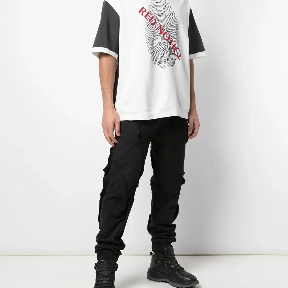 футболка с принтом Red Notice