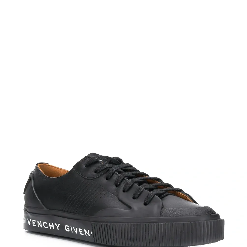 кеды с логотипом