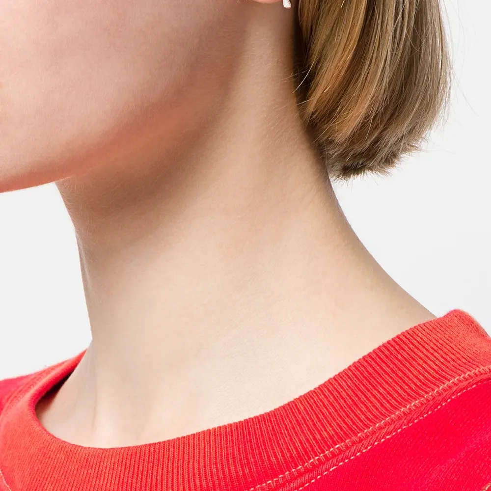 Серьга-гвоздик в форме пистолета