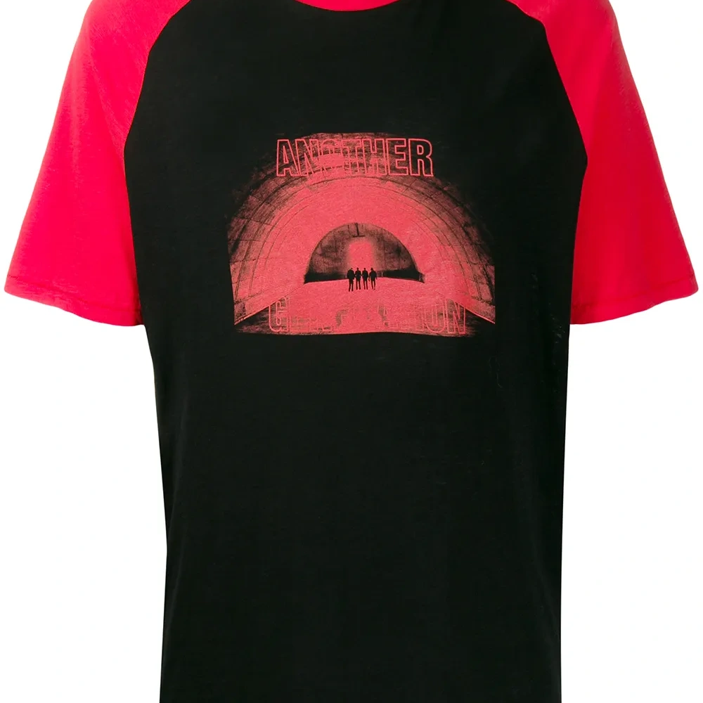 Футболка с принтом