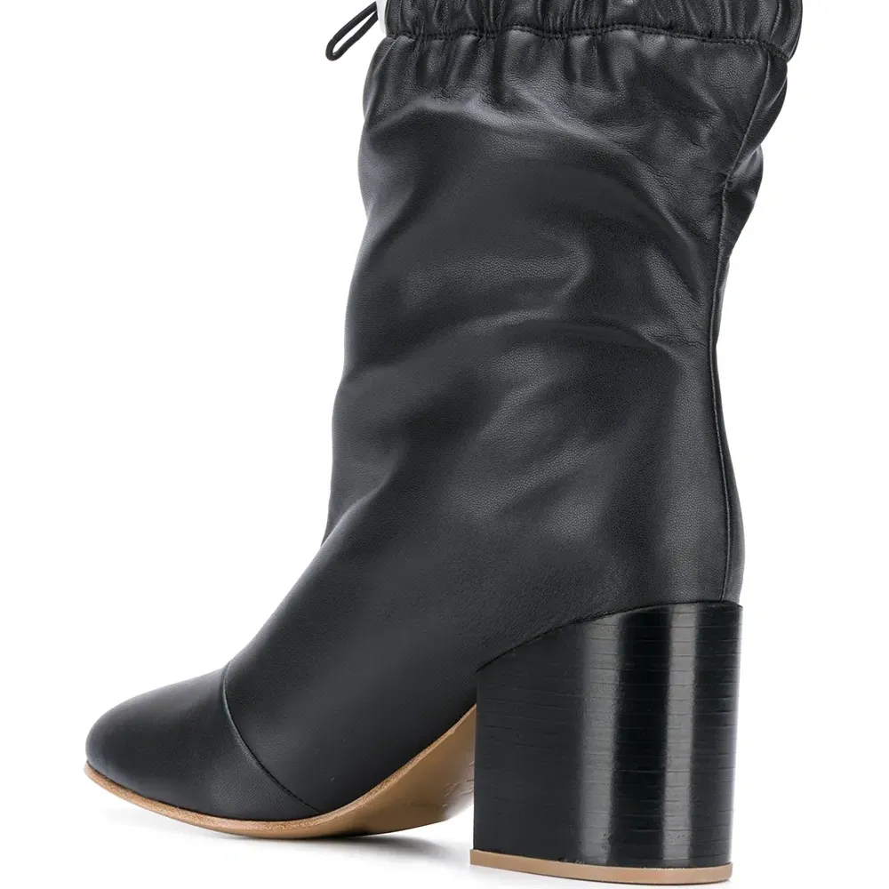 Ботильоны со шнурком