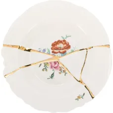 Тарелка с цветочным принтом