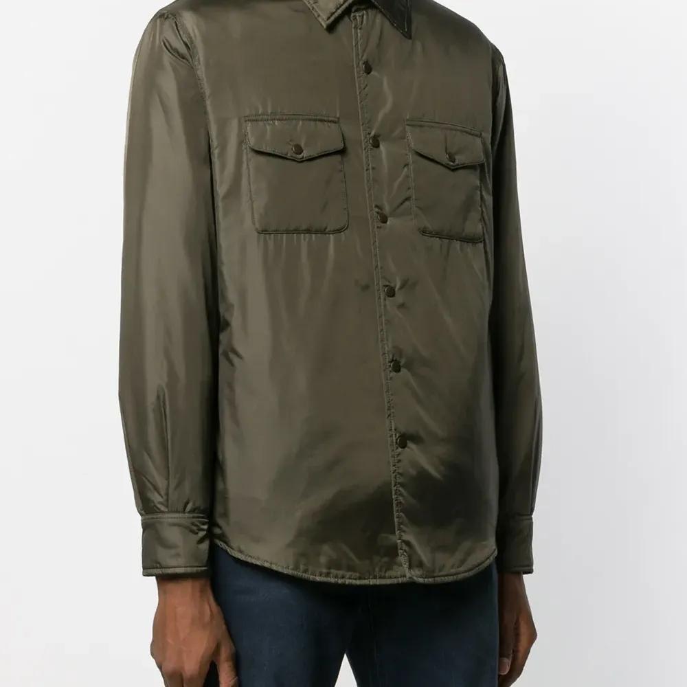 Дутая рубашка