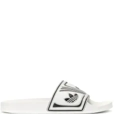 Шлепанцы с логотипом