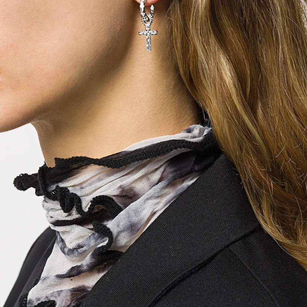 Серебряные серьги-кольца с подвесками в форме крестов