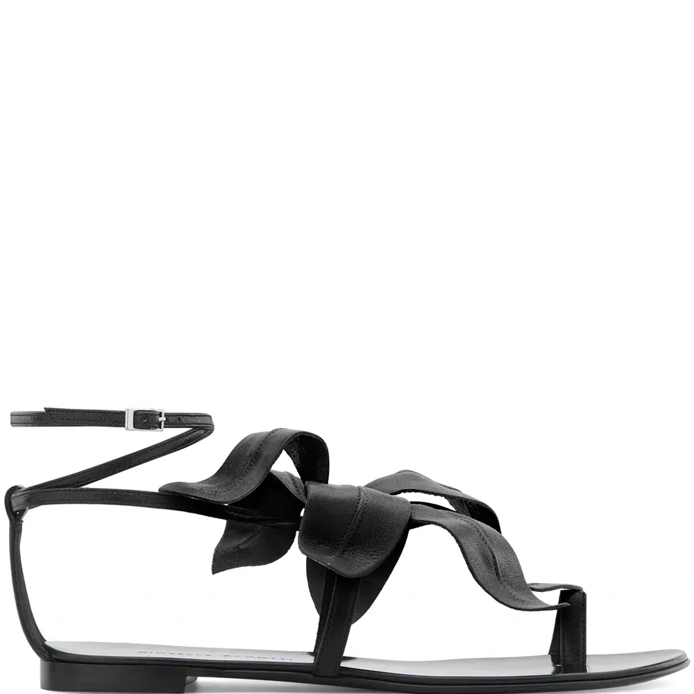 Сандалии с цветочной аппликацией