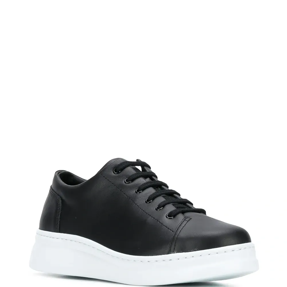 Кроссовки на шнуровке Кроссовки на шнуровке