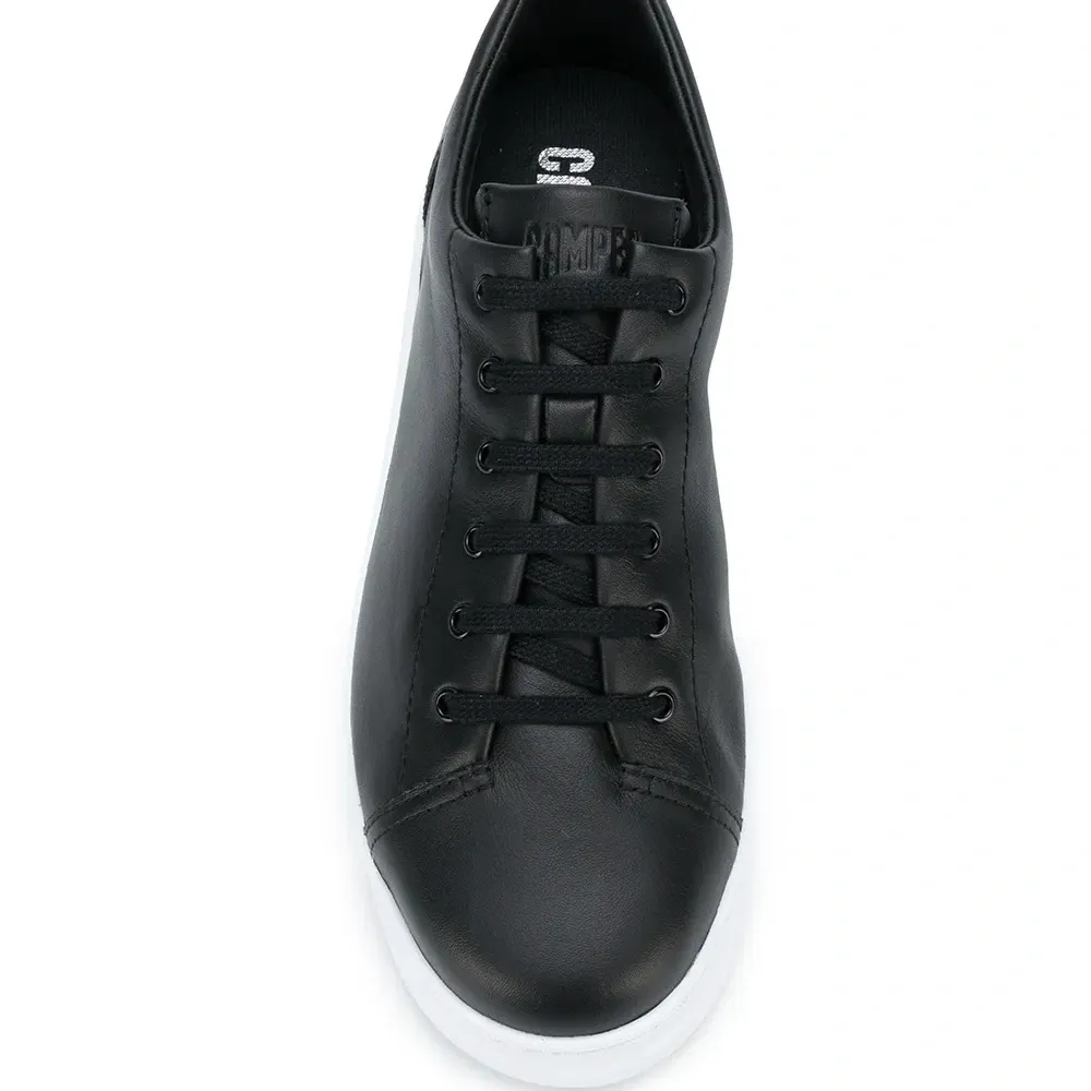 Кроссовки на шнуровке Кроссовки на шнуровке