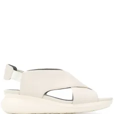 Сандалии с эластичным ремешком на пятке Сандалии с эластичным ремешком на пятке